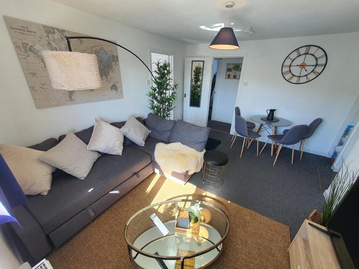 Thesiger Court Apartments - Free Private Parking - By Property Promise Кардиф Екстериор снимка